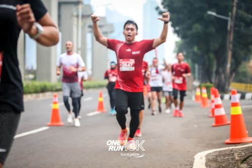 Race photo from ONE RUN 10 K