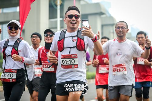 Race photo from ONE RUN 10 K