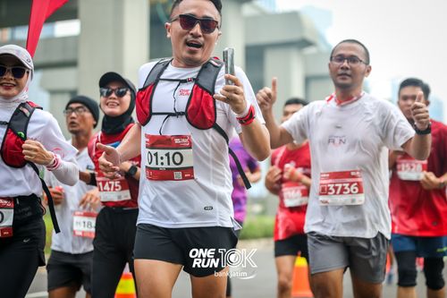 Race photo from ONE RUN 10 K