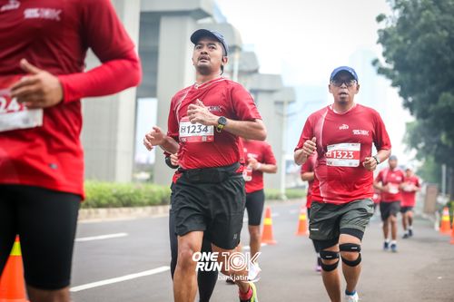 Race photo from ONE RUN 10 K