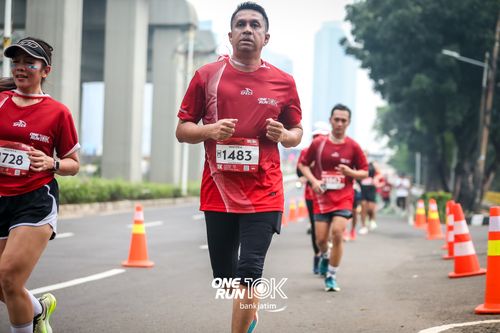 Race photo from ONE RUN 10 K