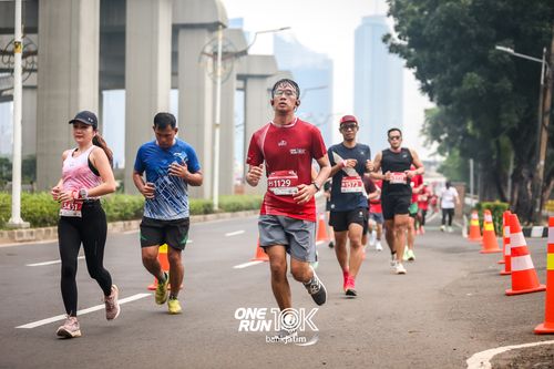 Race photo from ONE RUN 10 K