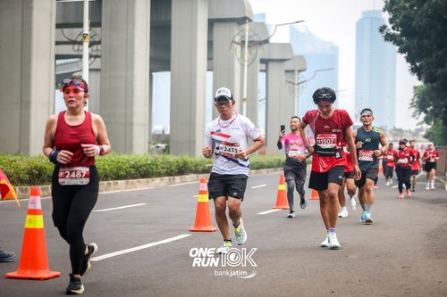 Race photo from ONE RUN 10 K