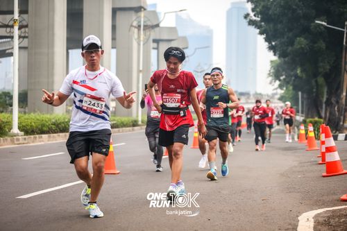 Race photo from ONE RUN 10 K