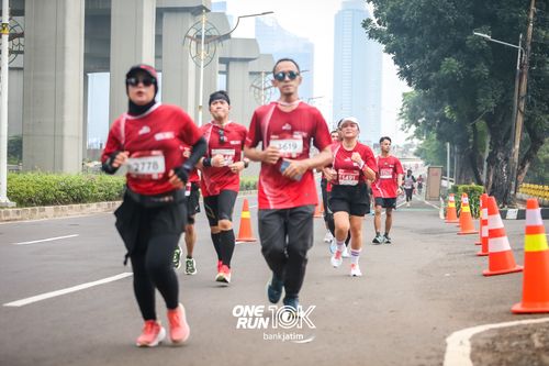 Race photo from ONE RUN 10 K