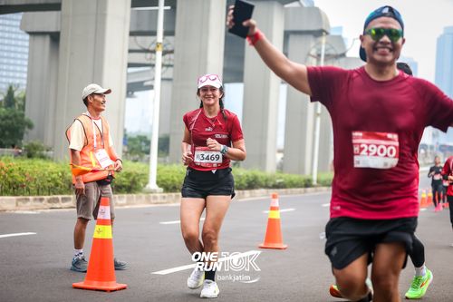 Race photo from ONE RUN 10 K