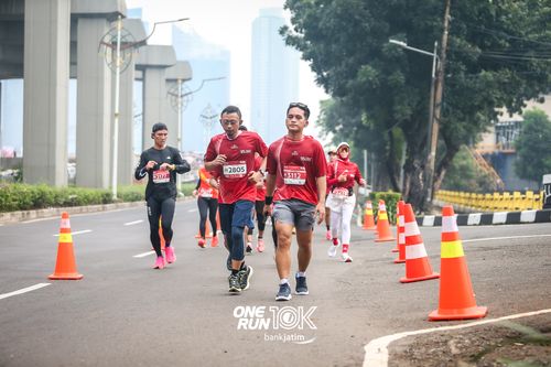 Race photo from ONE RUN 10 K