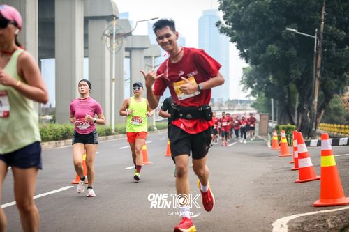 Race photo from ONE RUN 10 K