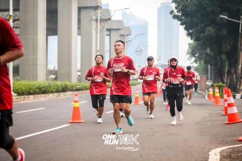 Race photo from ONE RUN 10 K
