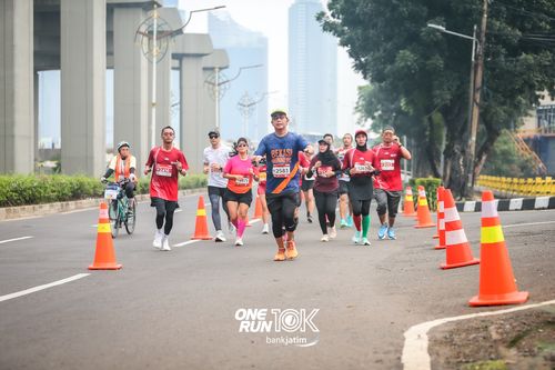 Race photo from ONE RUN 10 K