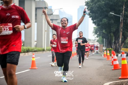 Race photo from ONE RUN 10 K
