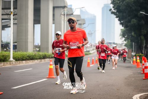 Race photo from ONE RUN 10 K