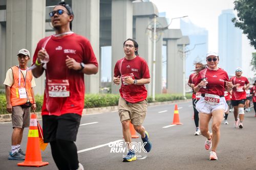 Race photo from ONE RUN 10 K