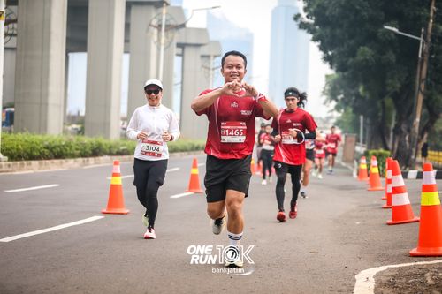 Race photo from ONE RUN 10 K
