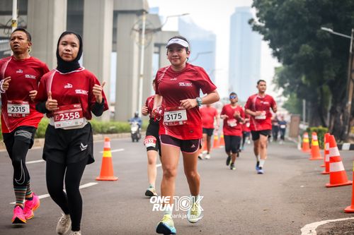 Race photo from ONE RUN 10 K