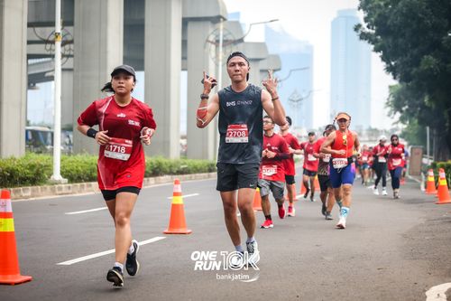 Race photo from ONE RUN 10 K