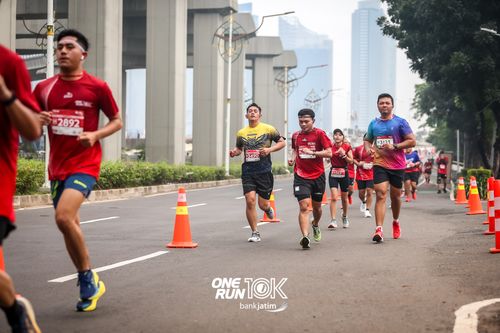 Race photo from ONE RUN 10 K