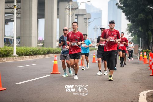 Race photo from ONE RUN 10 K