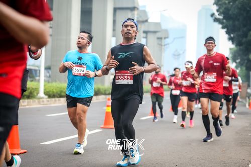 Race photo from ONE RUN 10 K
