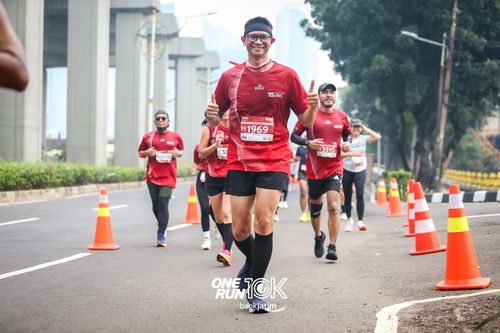 Race photo from ONE RUN 10 K