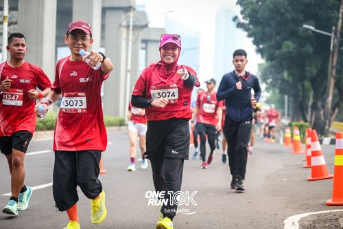 Race photo from ONE RUN 10 K