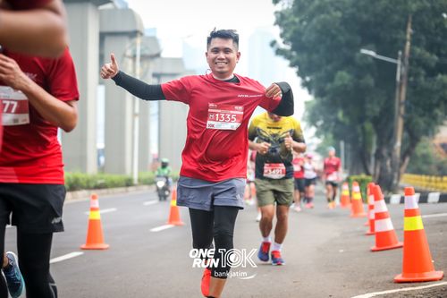 Race photo from ONE RUN 10 K