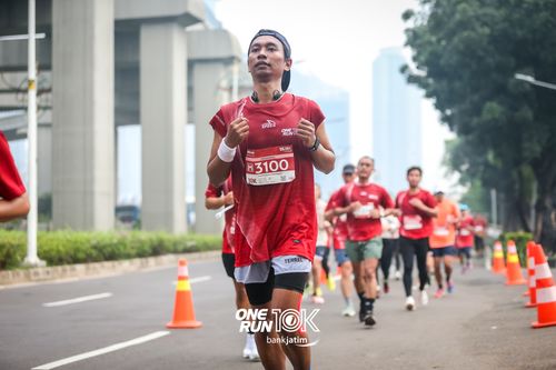 Race photo from ONE RUN 10 K