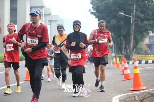 Race photo from ONE RUN 10 K