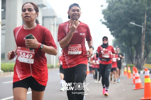Race photo from ONE RUN 10 K