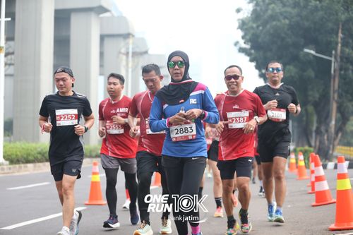 Race photo from ONE RUN 10 K