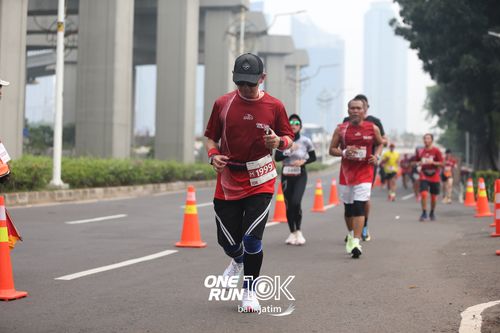Race photo from ONE RUN 10 K