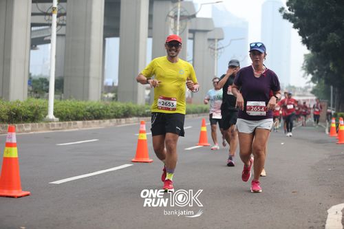 Race photo from ONE RUN 10 K