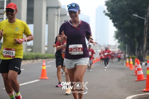 Race photo from ONE RUN 10 K
