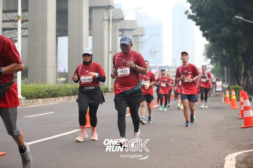 Race photo from ONE RUN 10 K