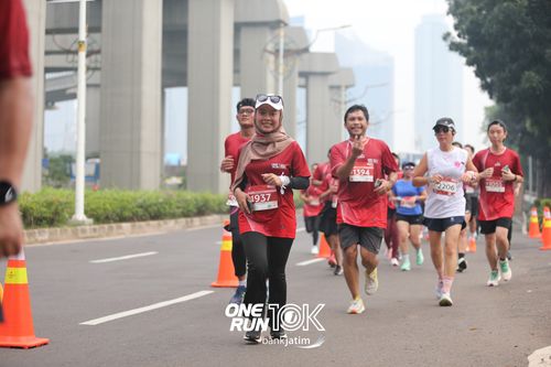 Race photo from ONE RUN 10 K
