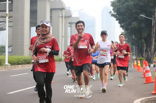 Race photo from ONE RUN 10 K