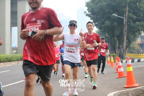 Race photo from ONE RUN 10 K