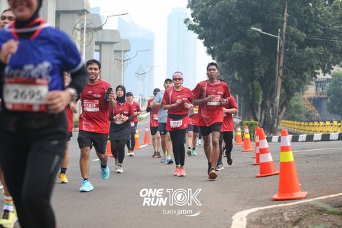 Race photo from ONE RUN 10 K