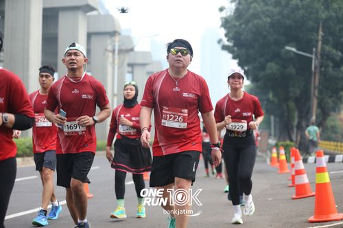 Race photo from ONE RUN 10 K