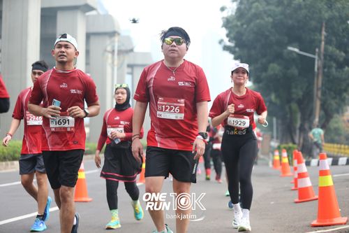 Race photo from ONE RUN 10 K