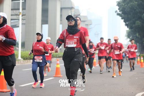 Race photo from ONE RUN 10 K