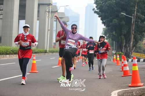 Race photo from ONE RUN 10 K