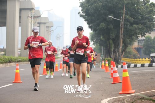 Race photo from ONE RUN 10 K