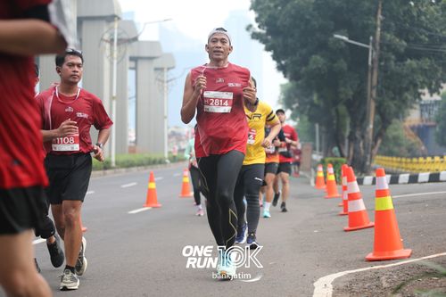 Race photo from ONE RUN 10 K
