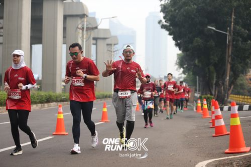 Race photo from ONE RUN 10 K
