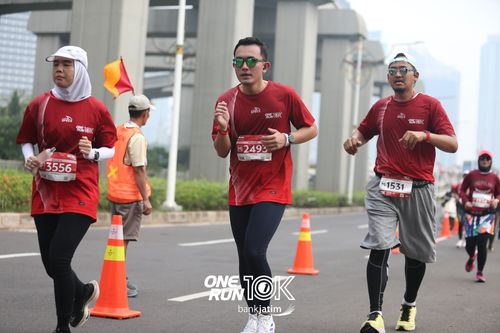 Race photo from ONE RUN 10 K