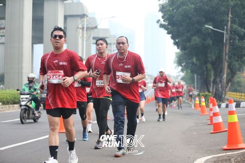 Race photo from ONE RUN 10 K