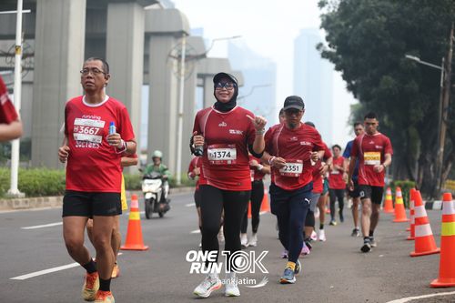 Race photo from ONE RUN 10 K