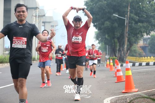 Race photo from ONE RUN 10 K