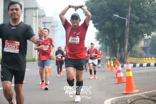 Race photo from ONE RUN 10 K